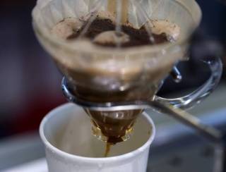 Café fake? Bebida sabor café chama atenção diante de alta de preços