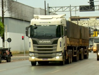 Prefeito de Porto Velho anuncia proibição da circulação de carretas em horários de pico na Av. Jorge Teixeira