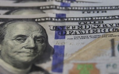 Dólar cai entre principais economias após Trump adiar tarifas de importação