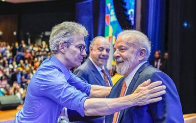 Lula e Zema trocam farpas sobre ministério e dívidas em palanque em MG