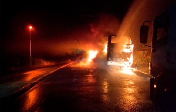 Polícia prende suspeito de ordenar incêndios em ônibus e caminhão em Mirante da Serra, RO